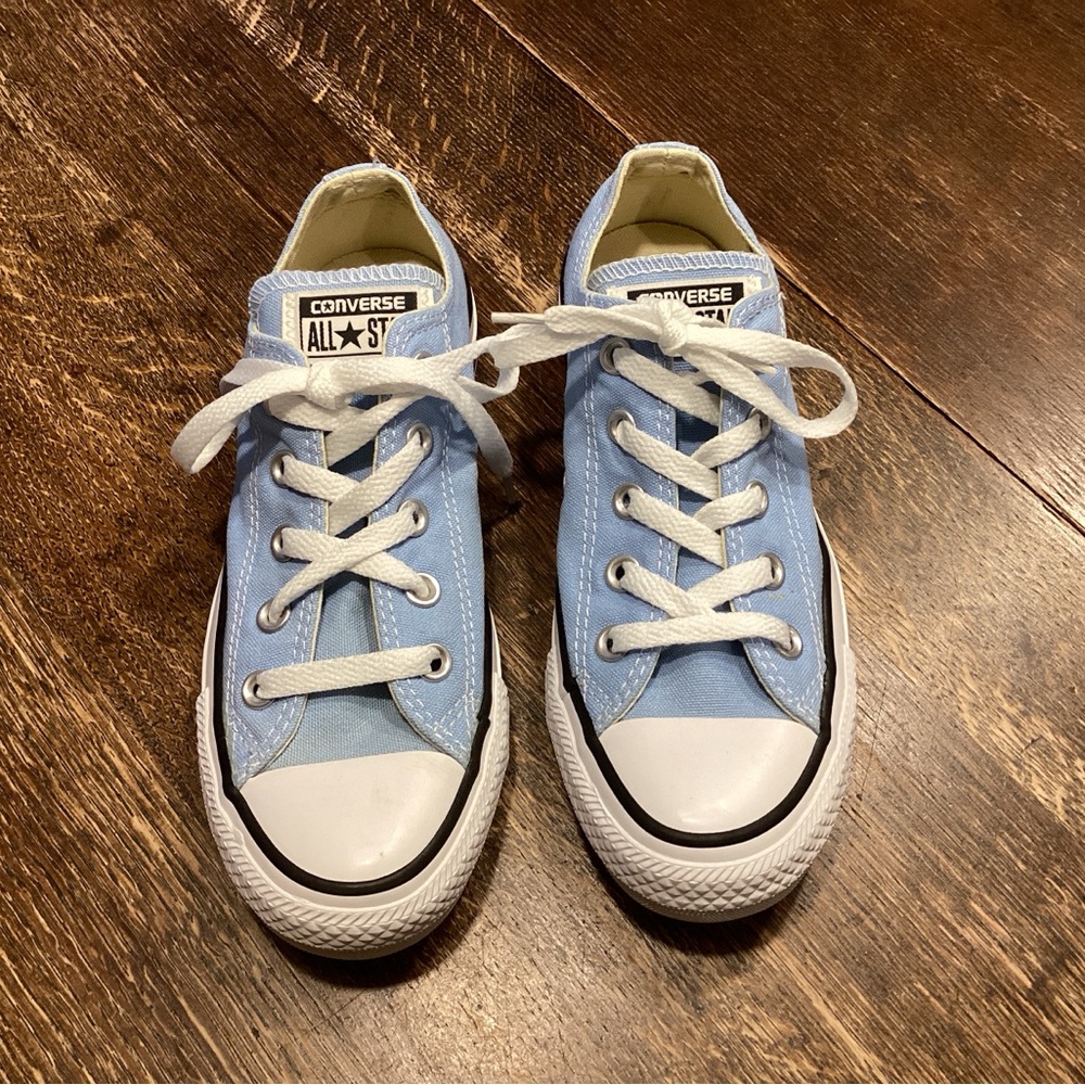 Blue Converse shoes, Men’s 4, Women’s 6